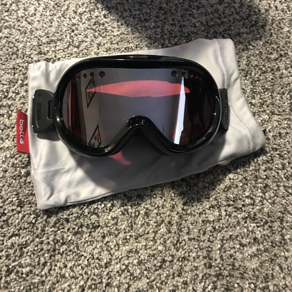 Snowboarding/Skiing googles